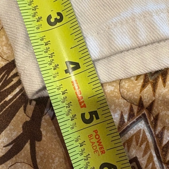 Calvin Klein women's 5-pocket white denim shorts, side slits "Omega" style sz 14 - Picture 9 of 9